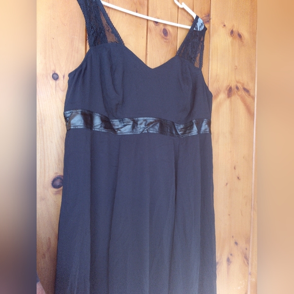 NWT Torrid Tripp Dress - Picture 2 of 5